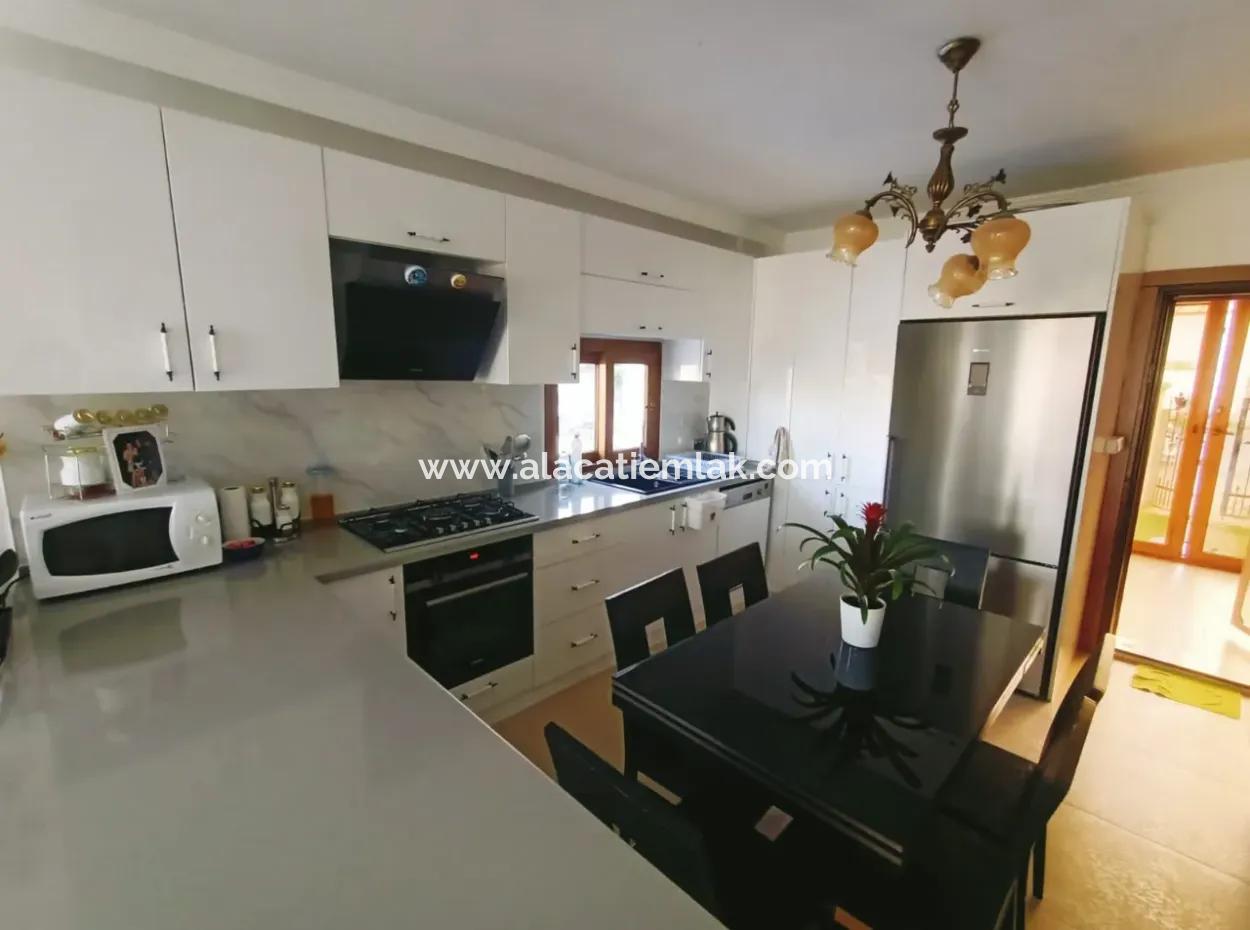 Saisonale Villa Zur Miete Mit Freistehendem Pool In Cesme Alacati