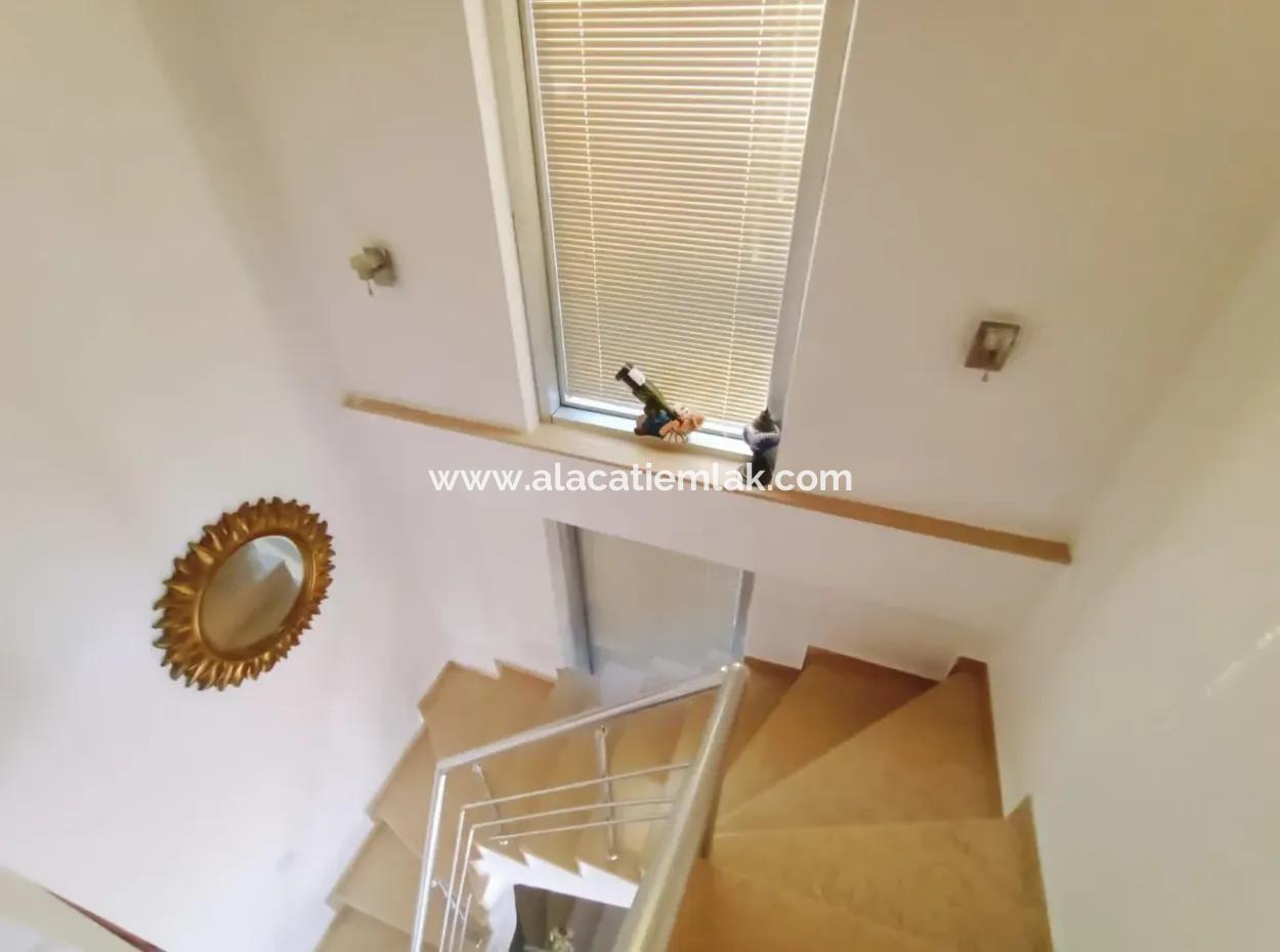 Saisonale Villa Zur Miete Mit Freistehendem Pool In Cesme Alacati