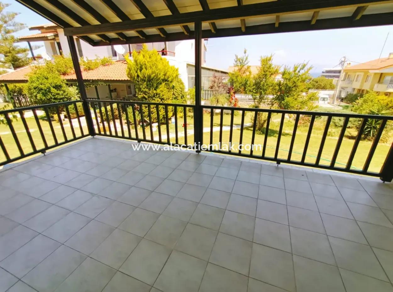 Monatsmiete Villa Mit Gemeinschaftspool In Der Nähe Des Strandes Von Çeşme Boyalik