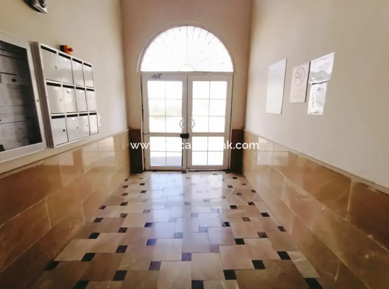 Erdgeschosswohnung Zum Verkauf In Çeşme Toki