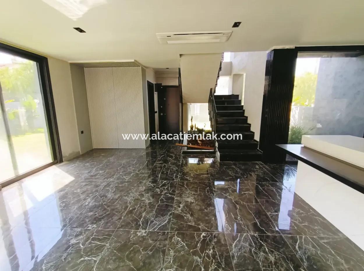 Zero Villa Mit Einzelpool Zum Verkauf In Çeşme Alacati