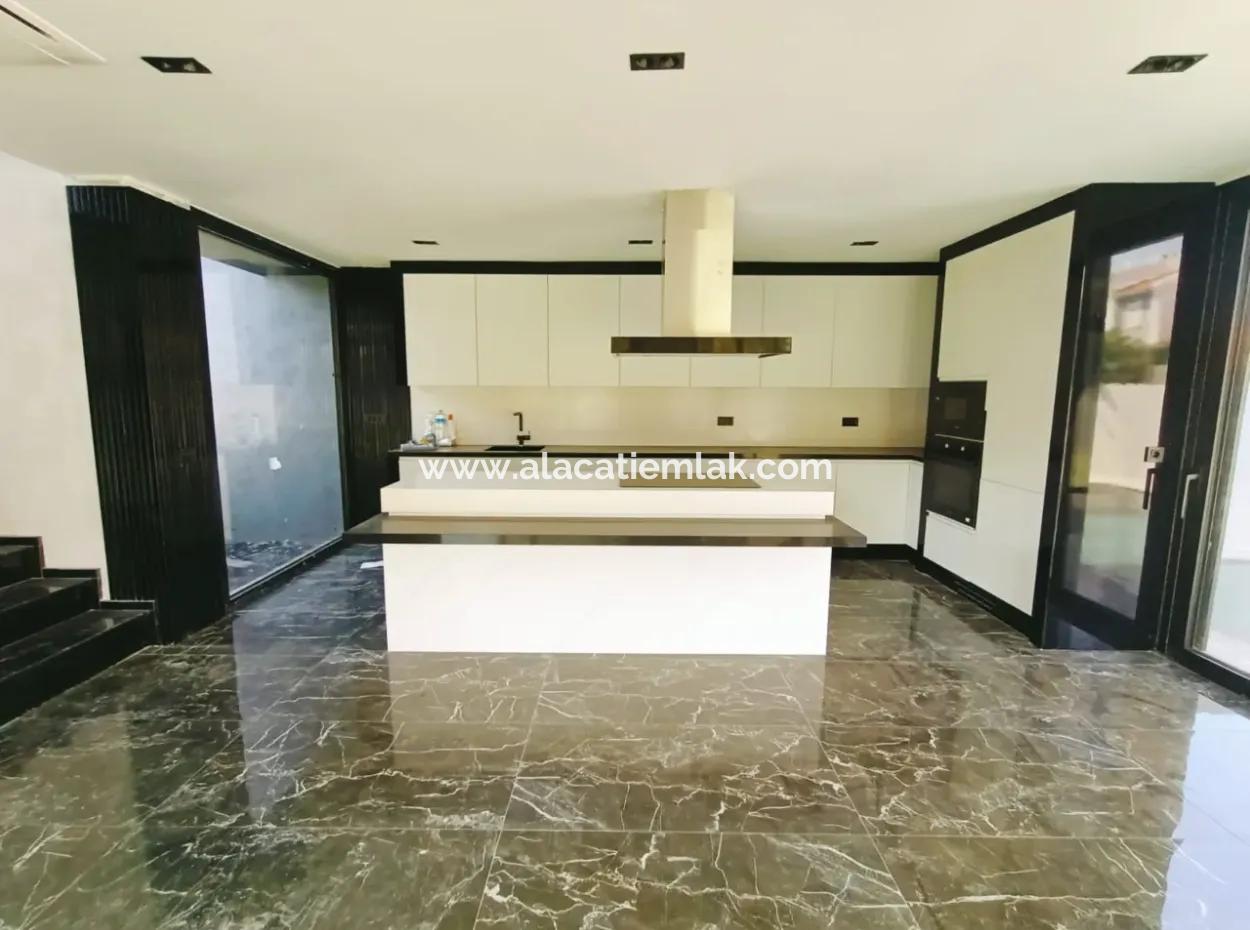 Zero Villa Mit Einzelpool Zum Verkauf In Çeşme Alacati