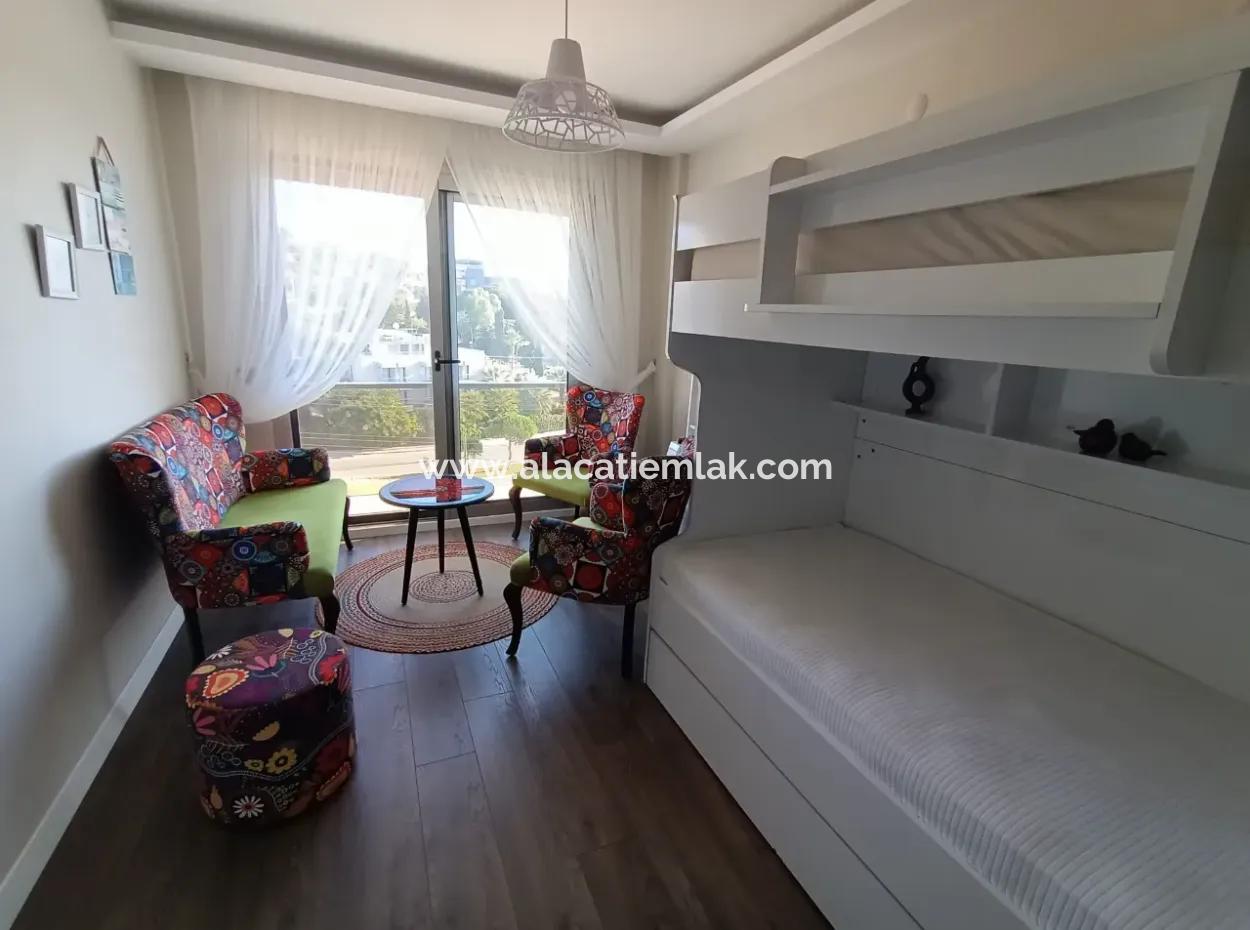 2 1 Geräumige Wohnung Zum Verkauf Im Zentrum Von Cesme