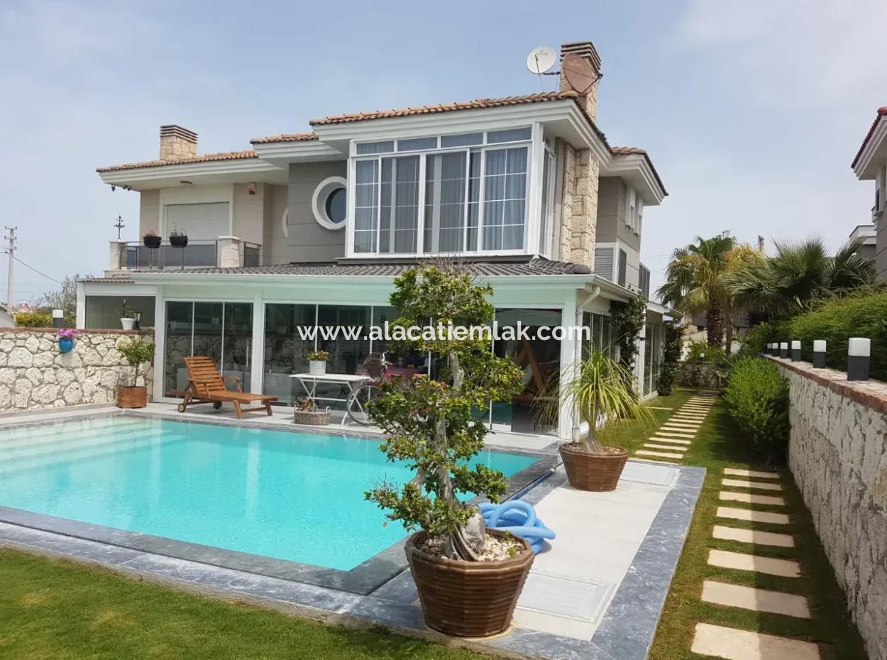 Villa Mit Freistehendem Pool Zu Verkaufen In Çeşme Alacati