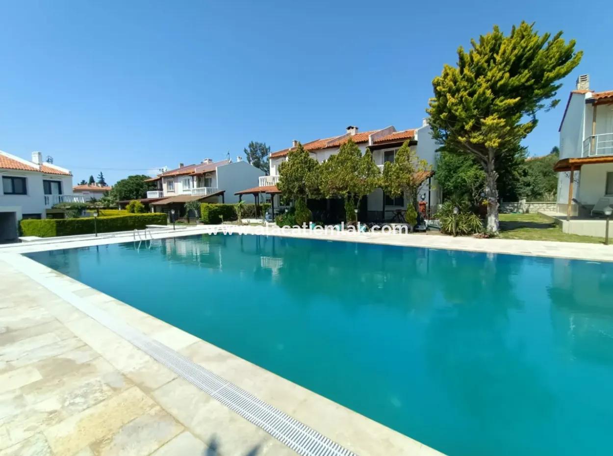 Villa Mit Gemeinschaftspool Zur Saisonmiete In Çeşme Pashalimani