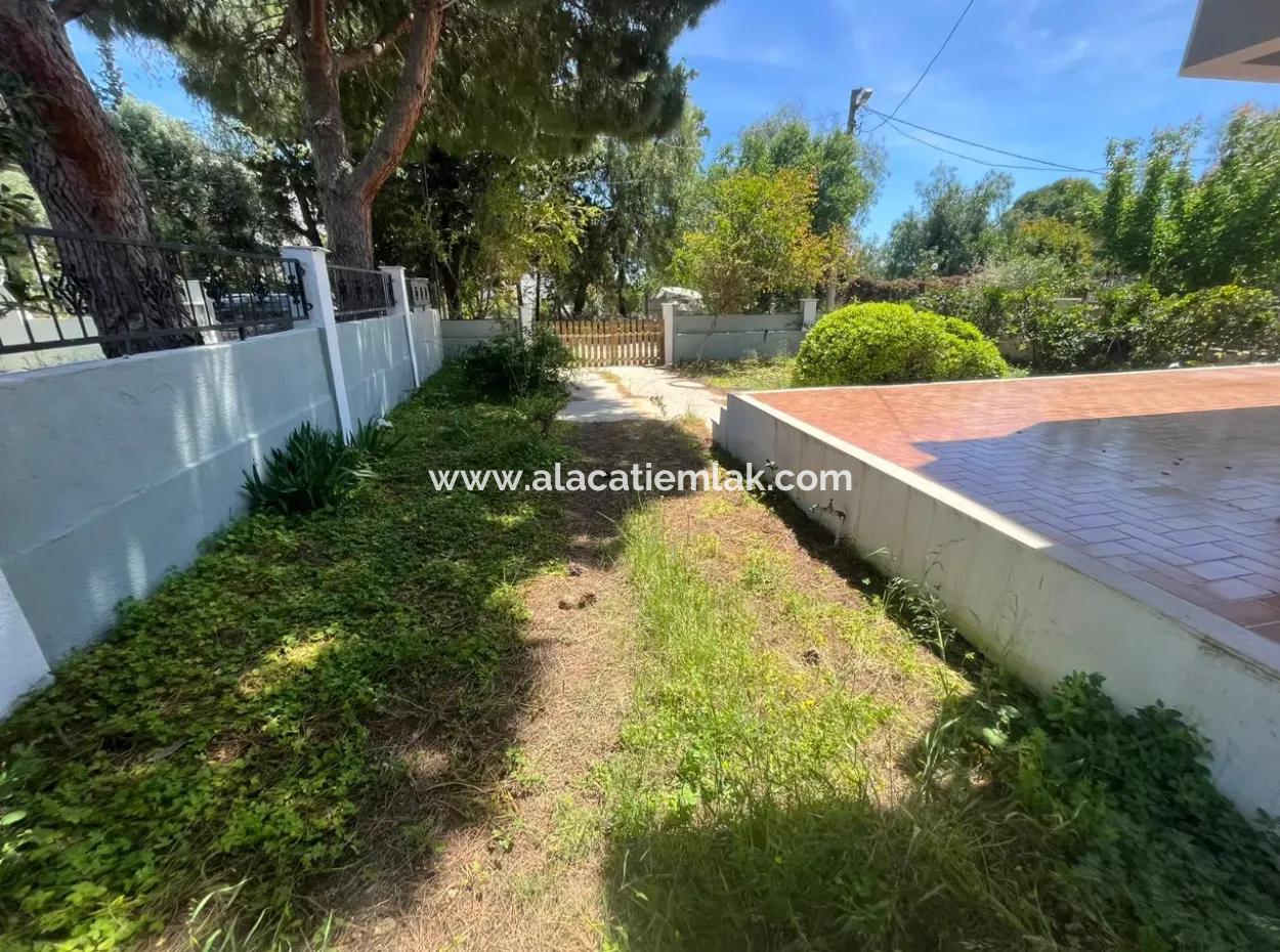 Villa Mit Grossem Garten Ganz In Der Nähe Des Meeres In Çeşme Ilica Altinyunus