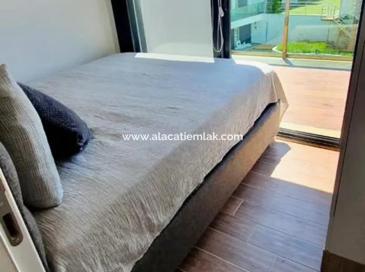 1 1 Residenz Wohnung Mit Pool Zur Monatsmiete In Çeşme Dalyan