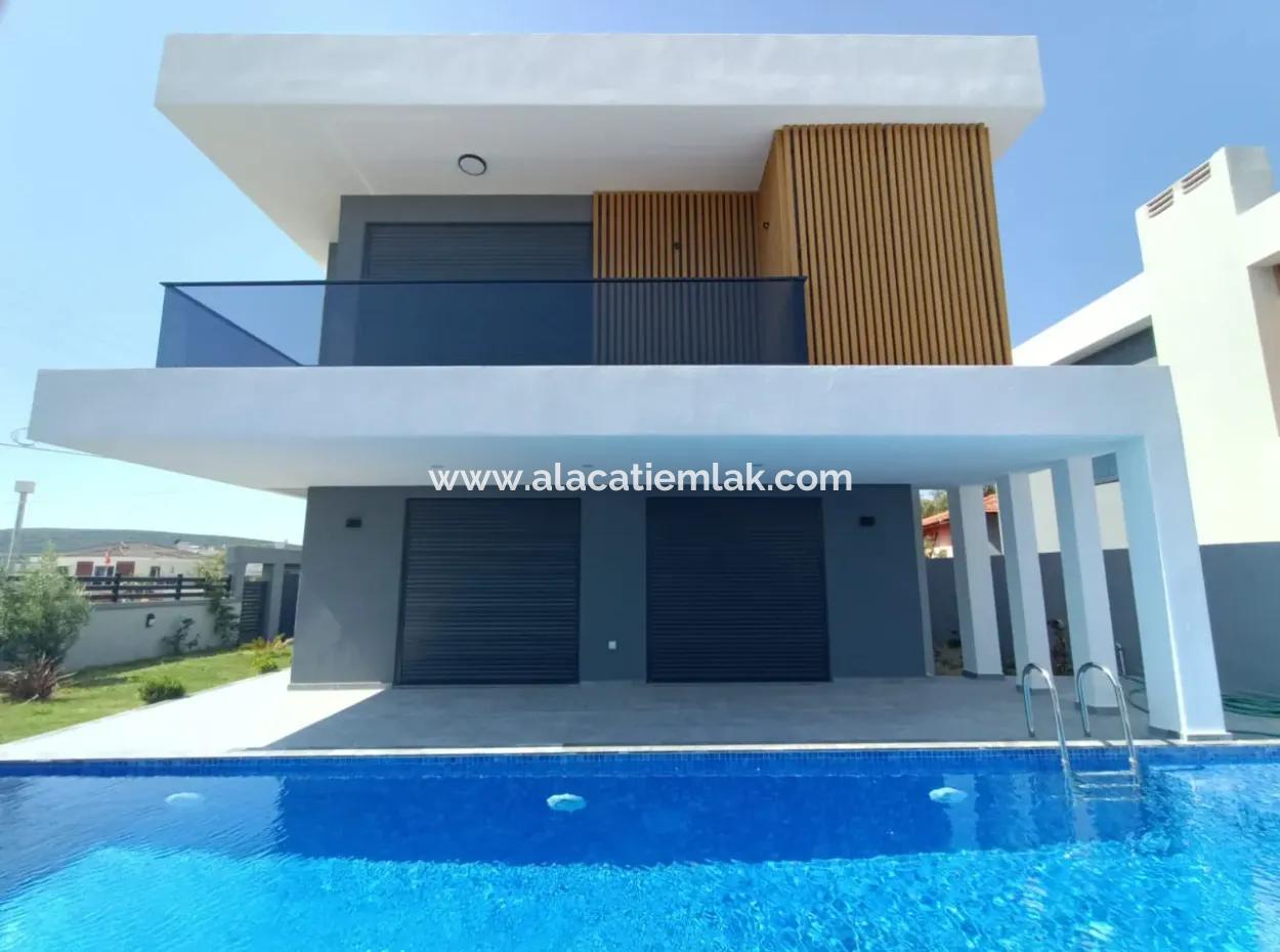 4 1 Zero Luxusvilla Mit Freistehendem Pool In Cesme Sifne