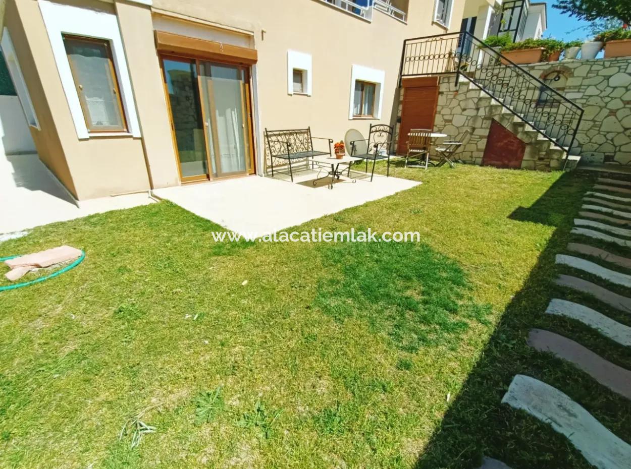 Saisonale Miete Grosse 2 1 Gartengeschosswohnung Im Zentrum Von Cesme