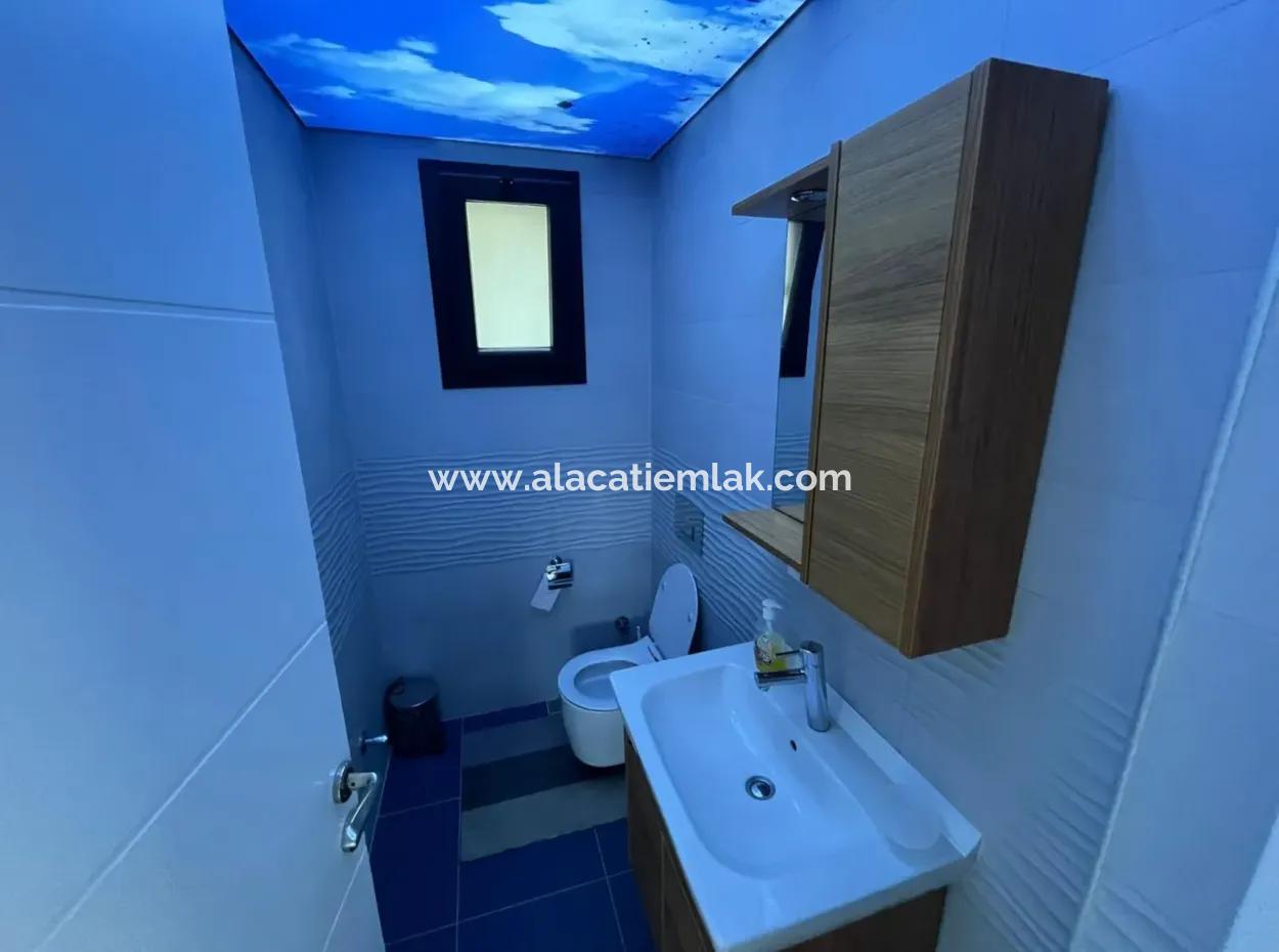 Triplex Villa Mit Freistehendem Pool Zur Jahresmiete Im Zentrum Von Cesme