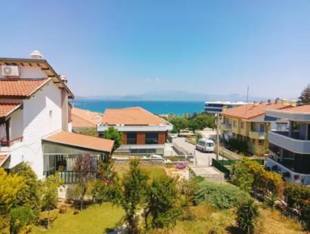 Monatsmiete Villa Mit Gemeinschaftspool In Der Nähe Des Strandes Von Çeşme Boyalik