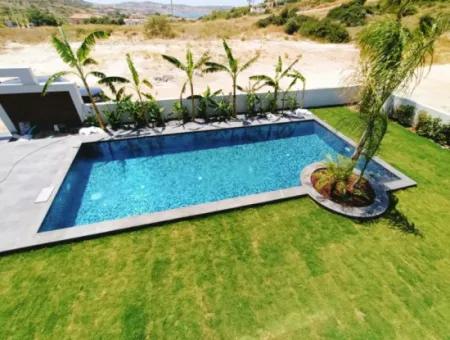 Ultra Luxuriöse Villa Mit Freistehendem Pool In Çeşme Fenerburnu