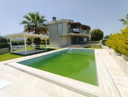 Villa Mit Saisonvermietung 4 1 Freistehender Pool In Çeşme Mamurbaba