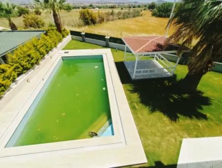 Villa Mit Saisonvermietung 4 1 Freistehender Pool In Çeşme Mamurbaba