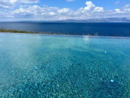 Wohnung Mit Infinity-Pool Zum Verkauf In Cesme Ayasaranda 2 1 Garten