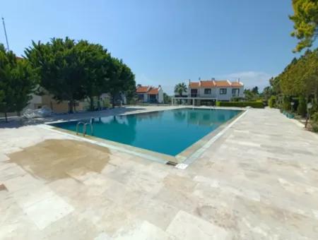 Villa Mit Gemeinschaftspool Zur Saisonmiete In Çeşme Pashalimani