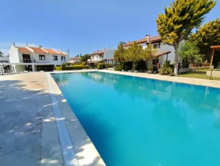 Villa Mit Gemeinschaftspool Zur Saisonmiete In Çeşme Pashalimani