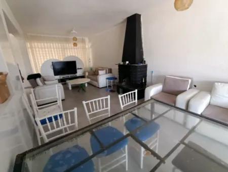 Villa Mit Gemeinschaftspool Zur Saisonmiete In Çeşme Pashalimani