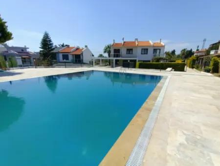 Villa Mit Gemeinschaftspool Zur Saisonmiete In Çeşme Pashalimani