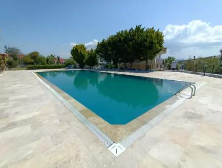 Villa Mit Gemeinschaftspool Zur Saisonmiete In Çeşme Pashalimani