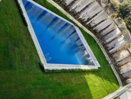 1 1 Residenz Wohnung Mit Pool Zur Monatsmiete In Çeşme Dalyan