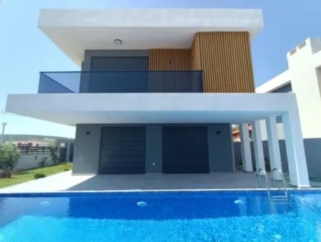 4 1 Zero Luxusvilla Mit Freistehendem Pool In Cesme Sifne