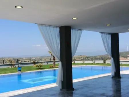 Zu Verkaufen In Cesme Ovacik 6 2 Luxuriöse Freistehende Villa Mit Modernem Pool