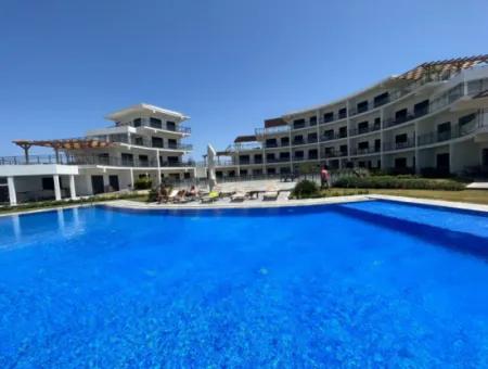 Volles Meer Manz Bei Çeşme Ayasaranda. 2-In-1-Residenzwohnung Mit Terrasse