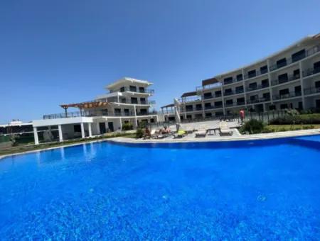 Volles Meer Manz Bei Çeşme Ayasaranda. 2-In-1-Residenzwohnung Mit Terrasse