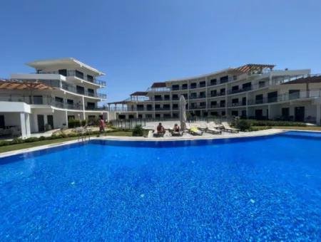 Volles Meer Manz Bei Çeşme Ayasaranda. 2-In-1-Residenzwohnung Mit Terrasse