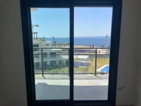 Volles Meer Manz Bei Çeşme Ayasaranda. 2-In-1-Residenzwohnung Mit Terrasse