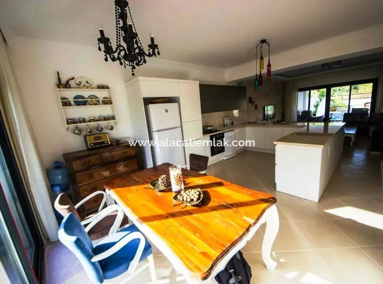 Villa With Pool For Rent In August Very Close To Ayayorgi In Çeşme