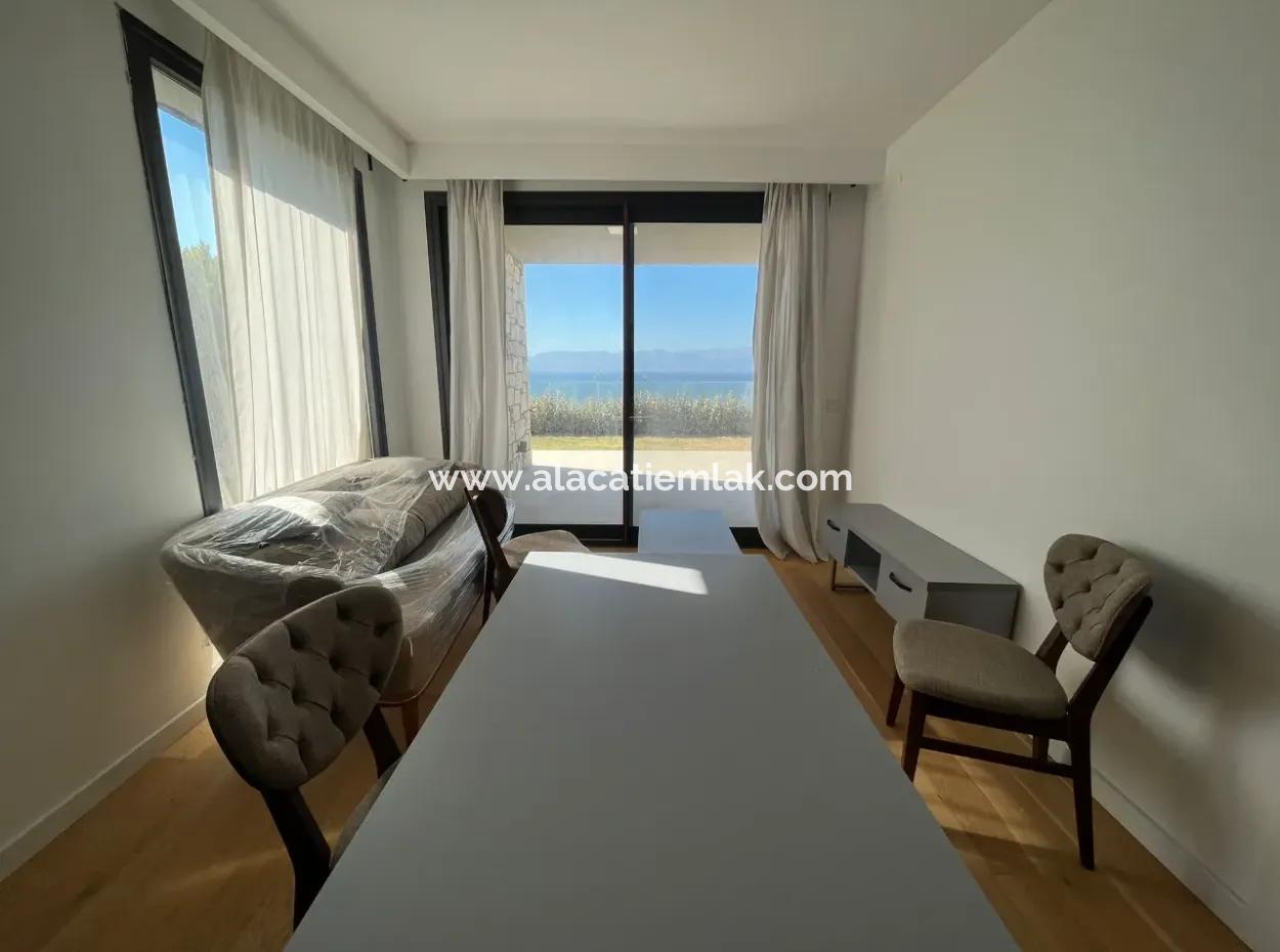 Deniz Manz In Çeşme Ayasaranda Deposit. Garden For Sale 1 1 Apartment