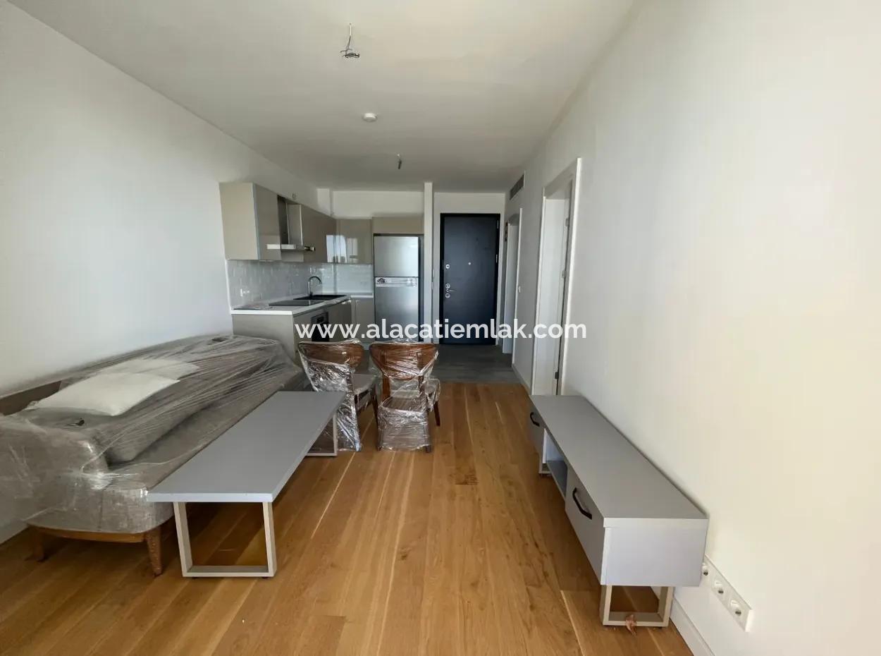 Deniz Manz In Çeşme Ayasaranda Deposit. Garden For Sale 1 1 Apartment