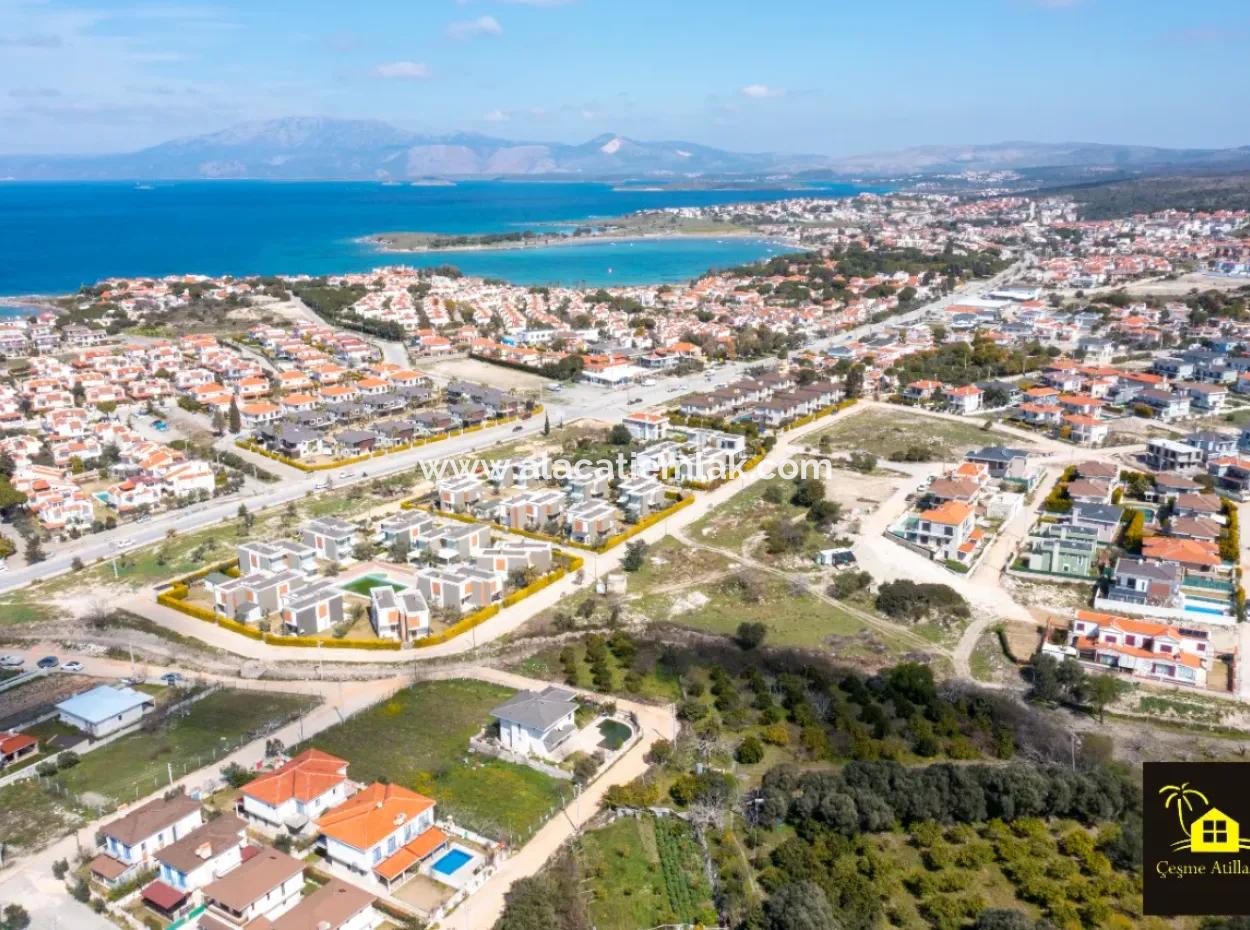 Land With Twin Residences For Sale In Çeşme Şifne
