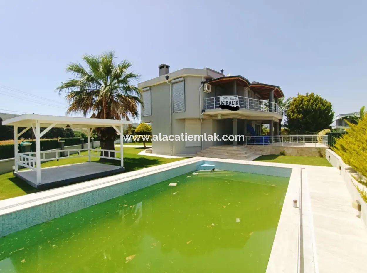 Villa With Seasonal Rent 4 1 Detached Pool In Çeşme Mamurbaba