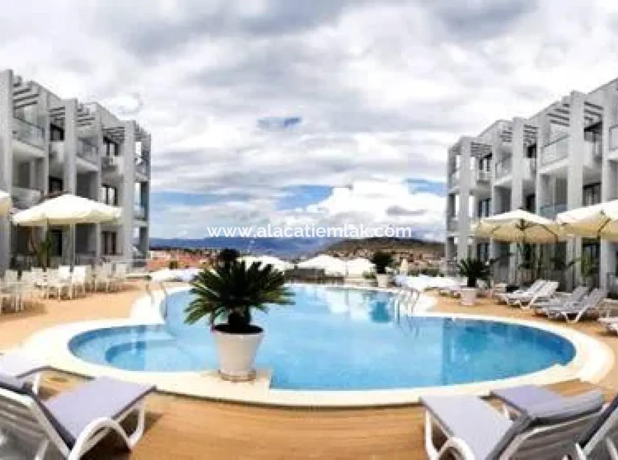 Residence Apartment With Pool For Monthly Rent In Cesme Center
