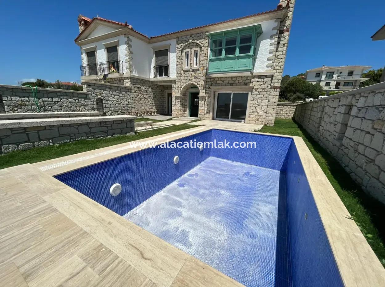 Stone Villa With Zero Pool For Sale In Çeşme Alacati
