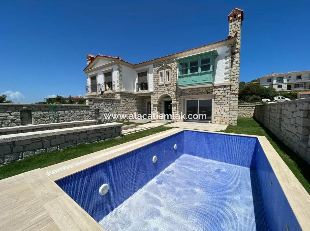 Stone Villa With Zero Pool For Sale In Çeşme Alacati