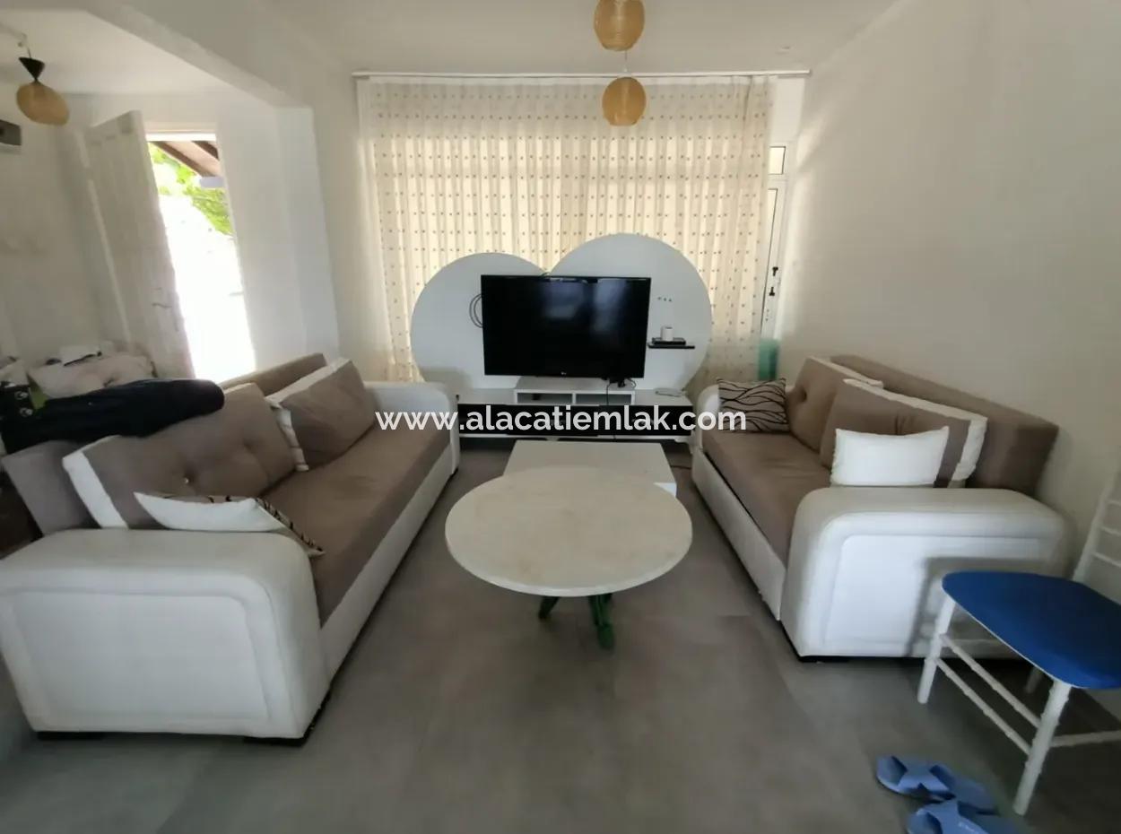 Villa With Shared Pool For Seasonal Rent In Çeşme Pashalimani