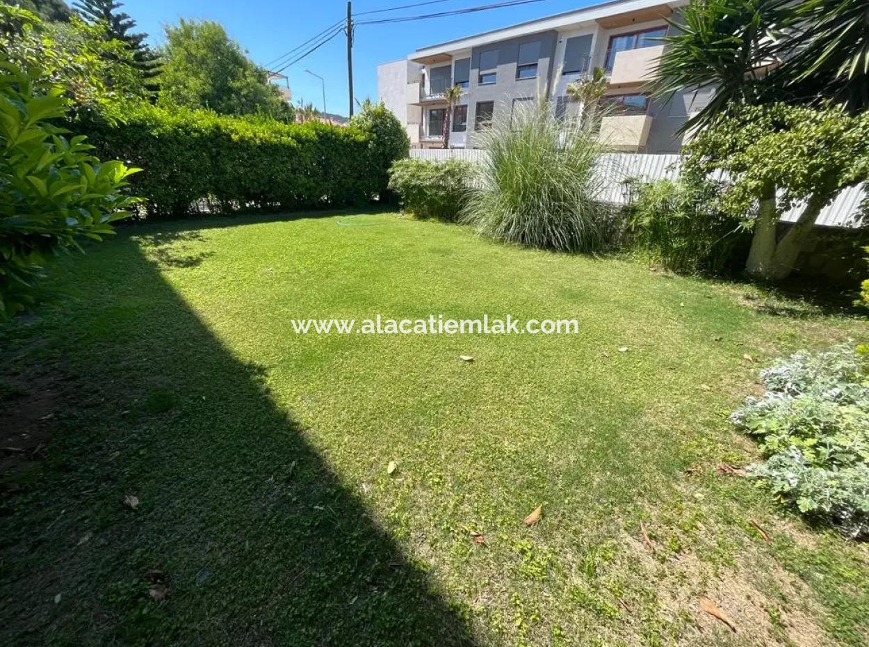 Large Garden Floor Close To Cesme Marina Seasonal Rent 2 1 Apartment