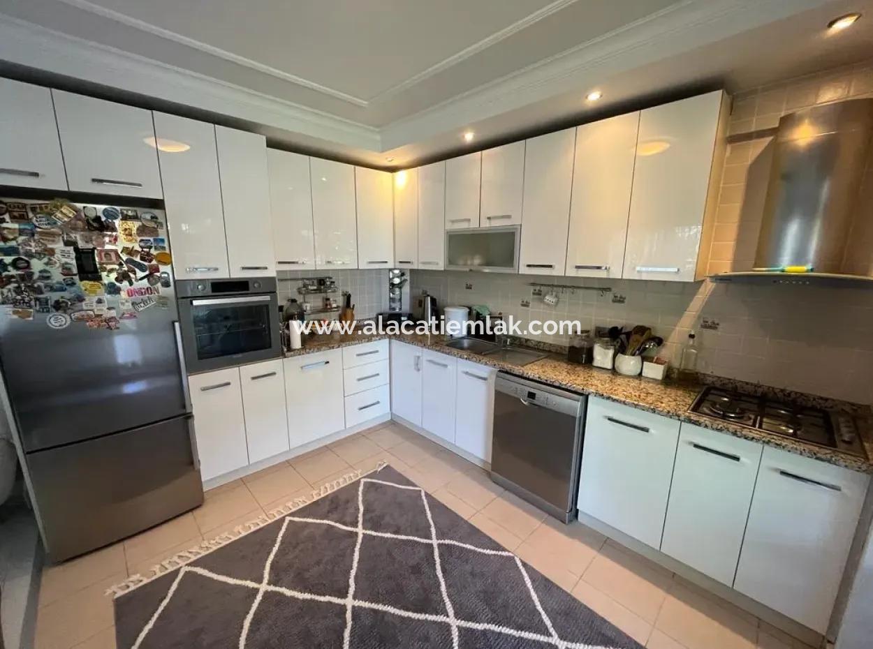 Large Garden Floor Close To Cesme Marina Seasonal Rent 2 1 Apartment