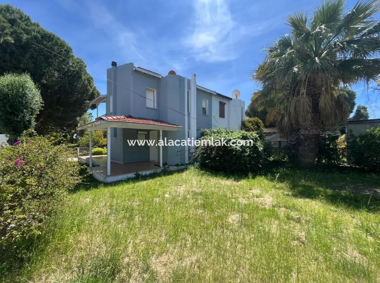 Villa With Large Garden Very Close To The Sea In Çeşme Ilica Altinyunus