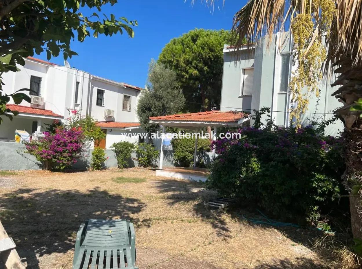 Villa With Large Garden Very Close To The Sea In Çeşme Ilica Altinyunus