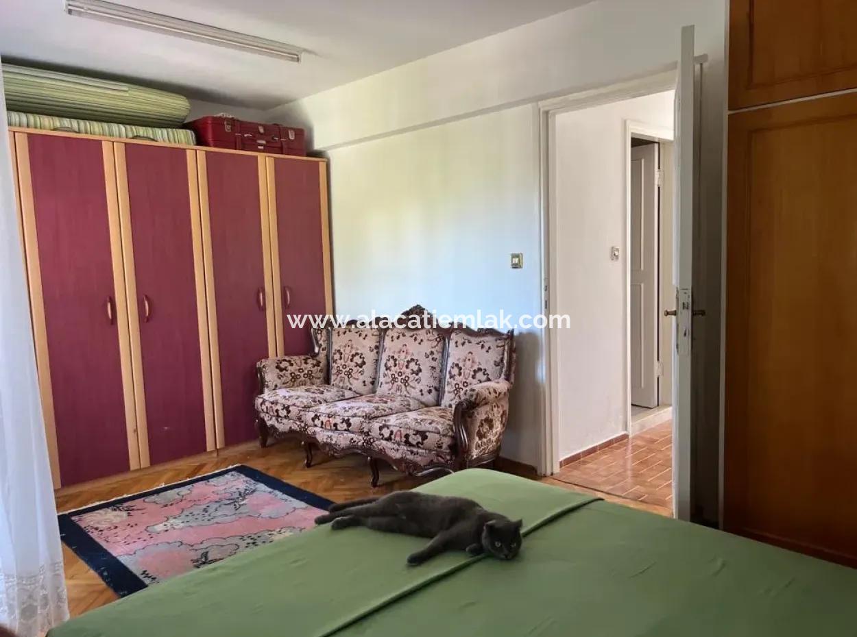 Villa With Large Garden Very Close To The Sea In Çeşme Ilica Altinyunus