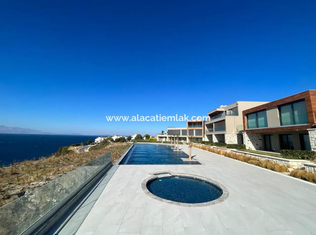 Full Sea Manz At Çeşme Ayasaranda. Monthly Rent 1 1 Residence Apartment