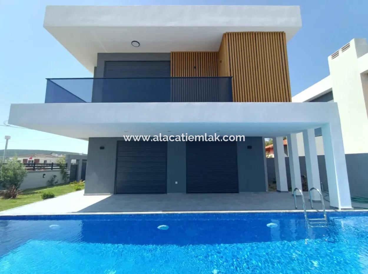 4 1 Zero Luxury Villa With Detached Pool In Cesme Sifne