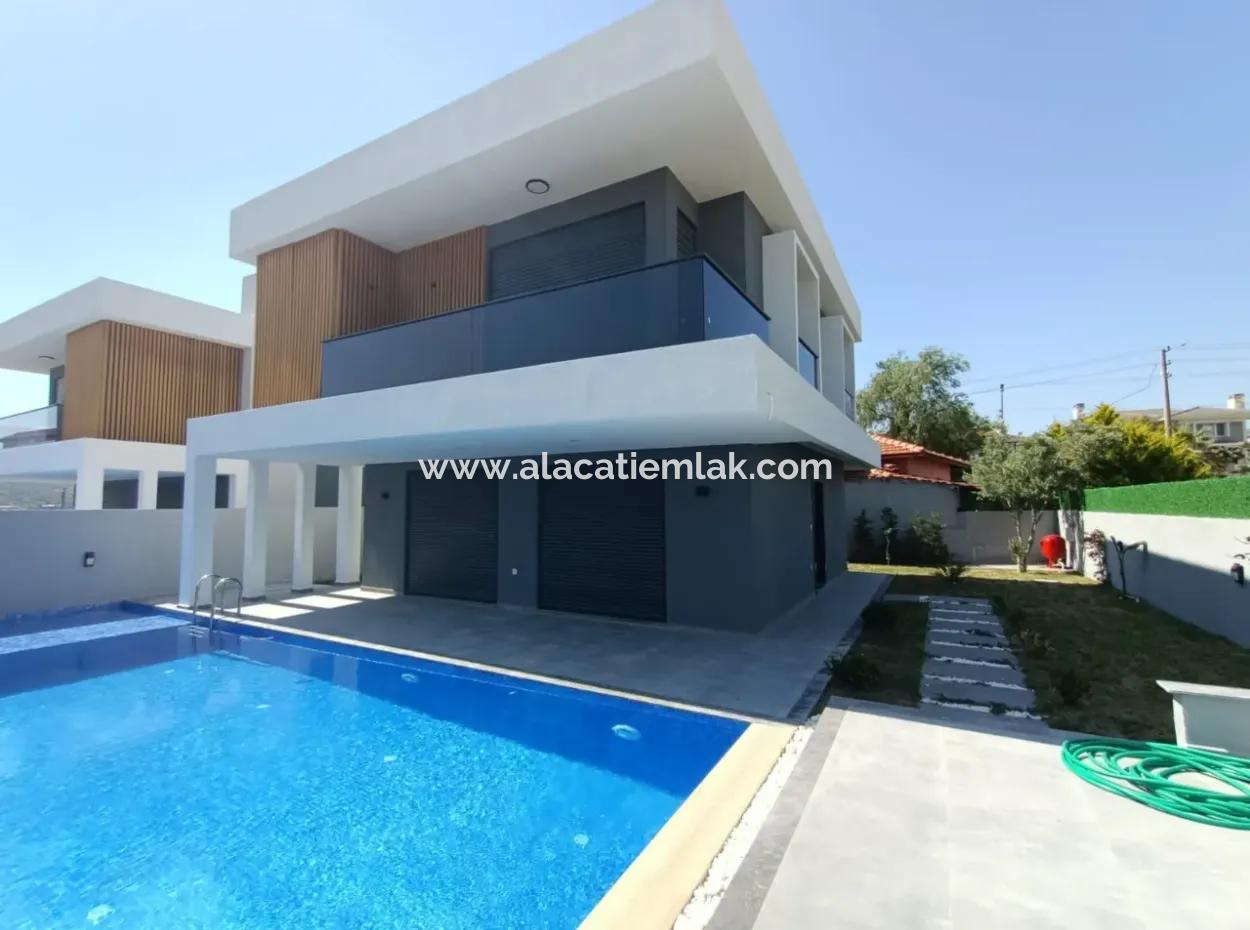 4 1 Zero Luxury Villa With Detached Pool In Cesme Sifne