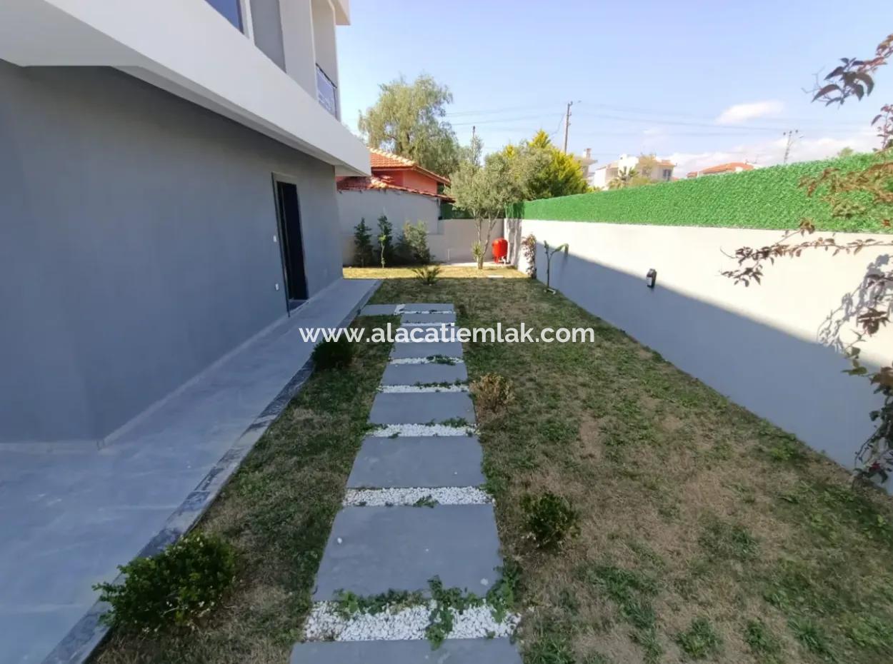 4 1 Zero Luxury Villa With Detached Pool In Cesme Sifne