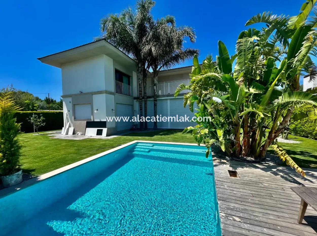 Detached Mansion For Monthly Rent In Çeşme Mamurbaba